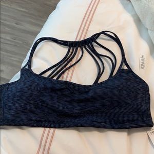Lululemon Lighten Up Bra